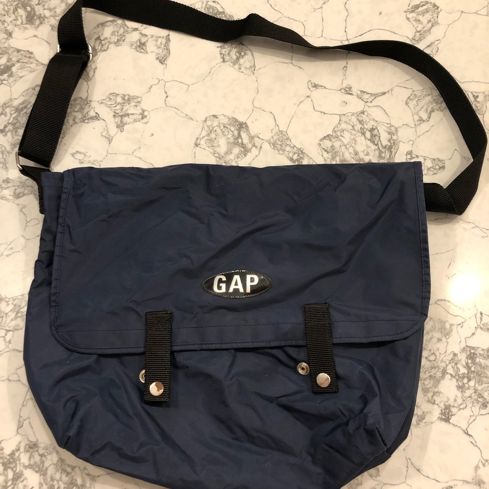 Gap shoulder duffel bag